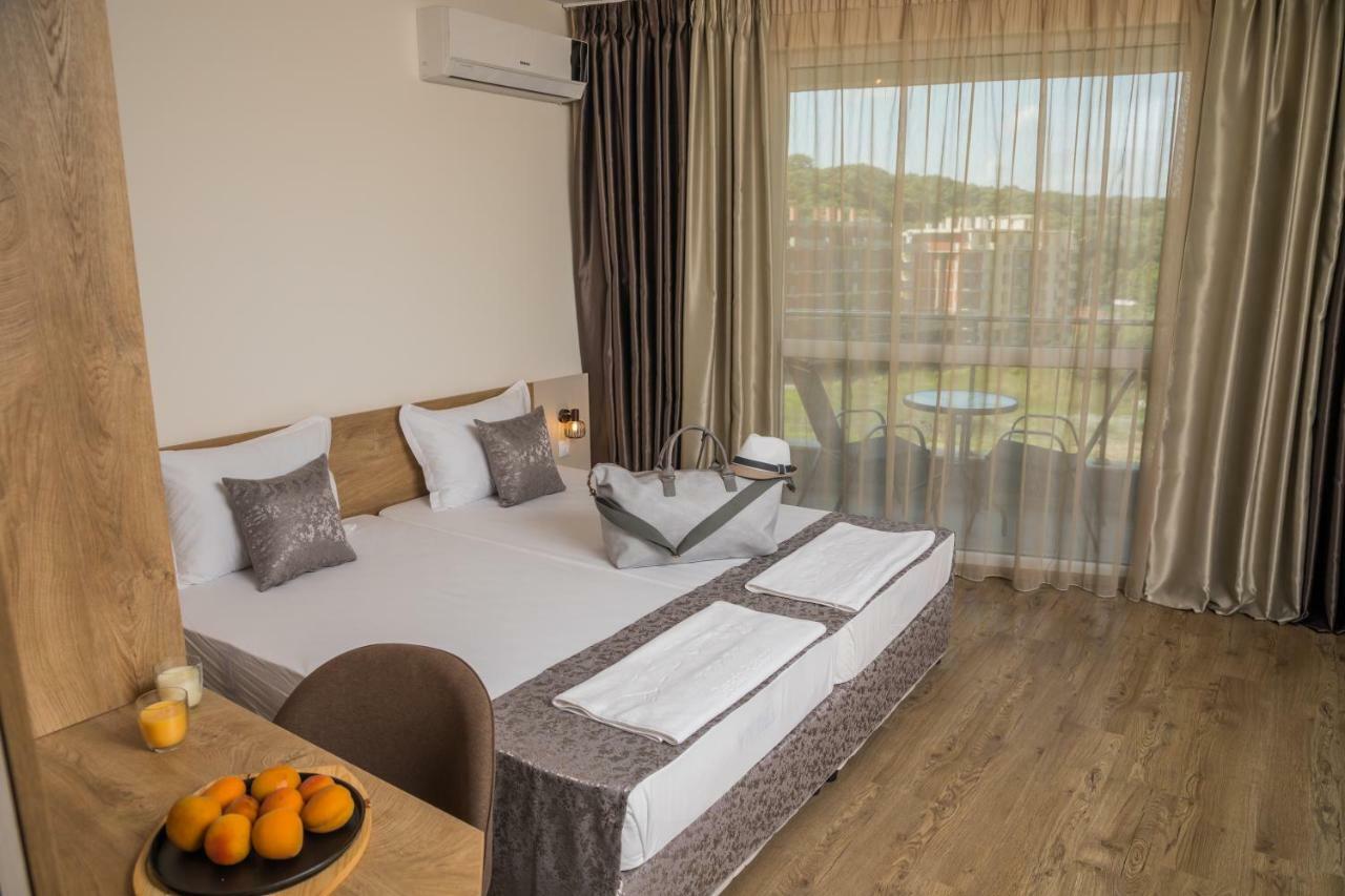 Allure Beach Resort Aparthotel Primorsko Bagian luar foto