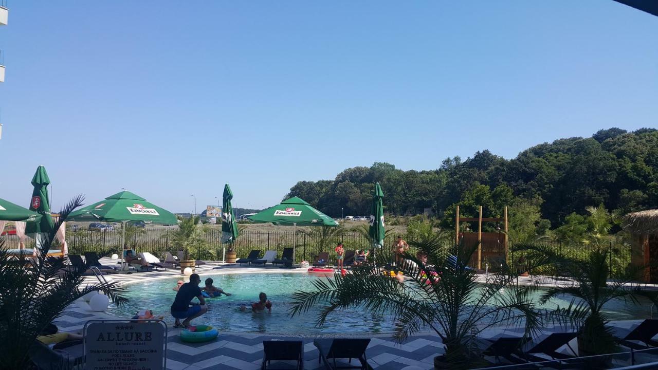 Allure Beach Resort Aparthotel Primorsko Bagian luar foto